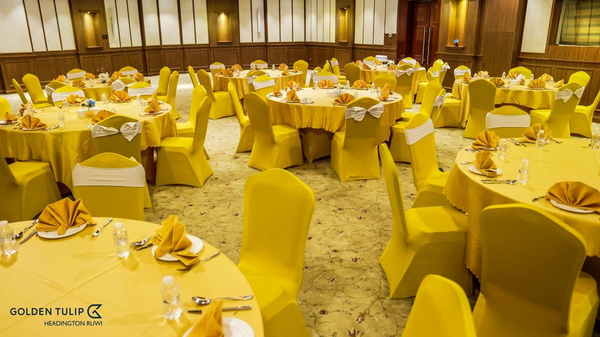 Hotel Golden Tulip Headington Mascate Exterior foto