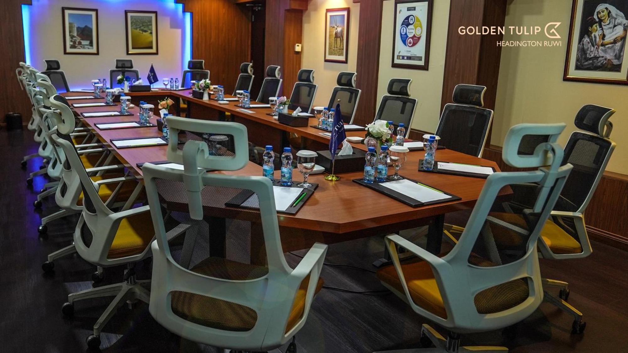 Hotel Golden Tulip Headington Mascate Exterior foto